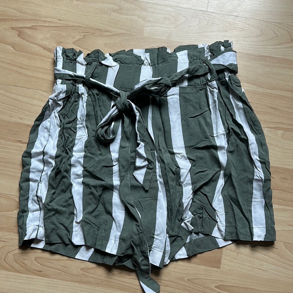 High Waist Green and White Shorts with Ruffled Waist